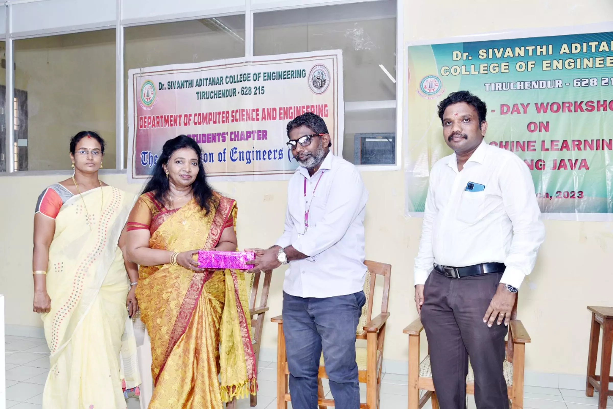 டாக்டர் சிவந்தி ஆதித்தனார் பொறியியல் கல்லூரியில்தேசிய அளவிலான பயிற்சி பட்டறை டாக்டர் சிவந்தி ஆதித்தனார் பொறியியல் கல்லூரியில்தேசிய அளவிலான பயிற்சி பட்டறை