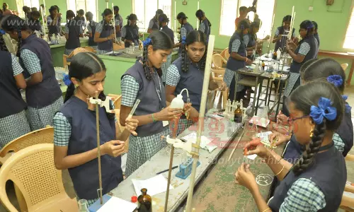 பிளஸ்-1, பிளஸ்-2 மாணவர்களுக்கான செய்முறை தேர்வு தொடங்கியது