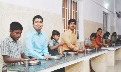 2-வது கட்டமாக 62 பள்ளிகளில் 8,567 மாணவர்களுக்கு காலை சிற்றுண்டி