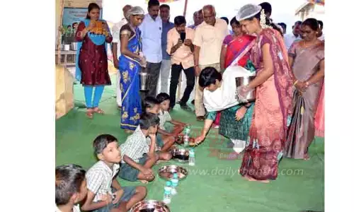 ஜெயங்கொண்டத்தில் 2-ம் கட்டமாக முதல்-அமைச்சரின் காலை உணவு திட்டம் தொடக்கம் ஜெயங்கொண்டத்தில் 2-ம் கட்டமாக முதல்-அமைச்சரின் காலை உணவு திட்டம் தொடக்கம்