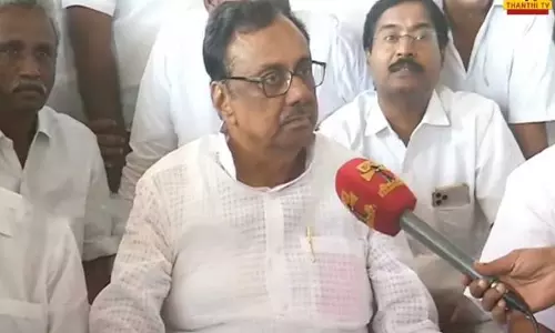 வெற்றியை கொண்டாடும் மனநிலையில் நான் இல்லை... காங். வேட்பாளர் ஈ.வி.கே.எஸ்.இளங்கோவன் பேட்டி வெற்றியை கொண்டாடும் மனநிலையில் நான் இல்லை... காங். வேட்பாளர் ஈ.வி.கே.எஸ்.இளங்கோவன் பேட்டி