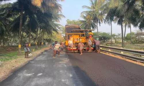 ரூ.4 கோடியில் சாலை புதுப்பிக்கும் பணி தீவிரம்