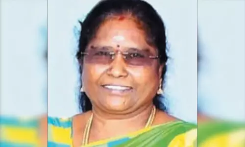 பணி ஓய்வுபெறும் நாளில் வாலாஜாபாத் பேரூராட்சி செயல் அலுவலர் பணியிடை நீக்கம் - பேரூராட்சிகள் பணிகள் இயக்குனர் நடவடிக்கை