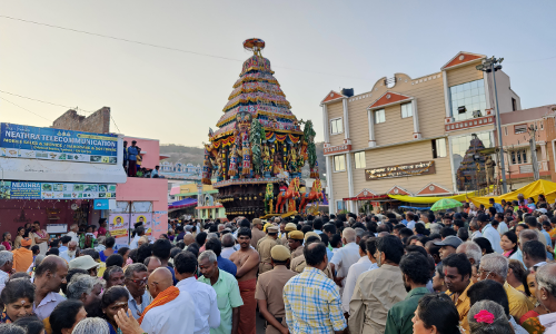 வள்ளி, தெய்வானை சமேத சுப்பிரமணியசாமி தேரில் பவனி