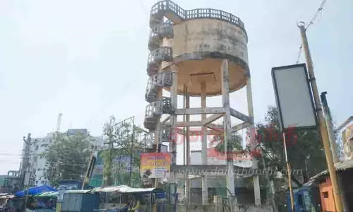 சிதிலமடைந்த மேல்நிலை நீர்த்தேக்க தொட்டி இடிக்கப்படுமா?