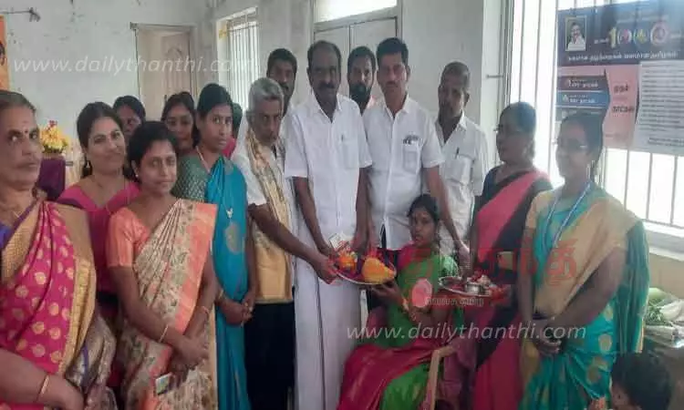 கிணத்துக்கடவில் 100 கர்ப்பிணிகளுக்கு சமுதாய வளைகாப்பு-செ.தாமோதரன் எம்.எல்.ஏ. சீர்வரிசை வழங்கினார்