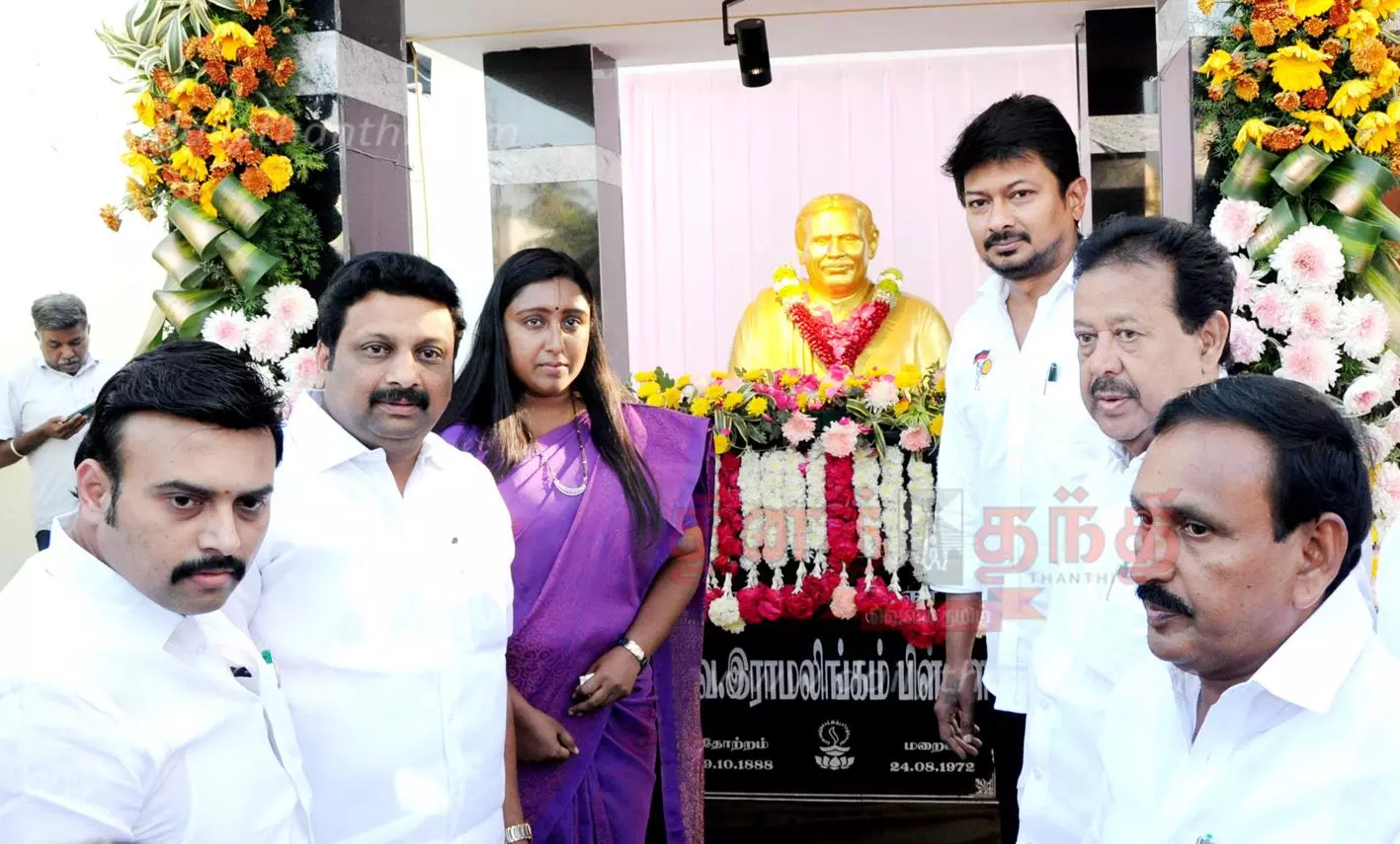 பெண்கள் முன்னேற இருக்கும் ஒரே ஆயுதம் கல்விநாமக்கல் கவிஞர் சிலை திறப்பு விழாவில் அமைச்சர் உதயநிதி ஸ்டாலின் பேச்சு