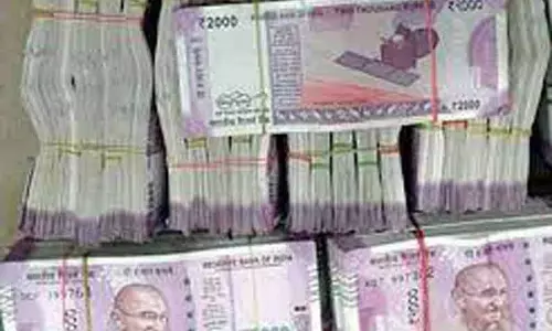 விவசாயி வீட்டில் நகை, பணம் திருட்டு விவசாயி வீட்டில் நகை, பணம் திருட்டு