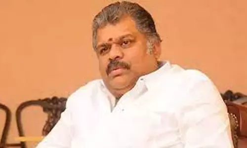 ஜனநாயகத்துடன் போட்டியிட்டு பணநாயகம் வென்றது