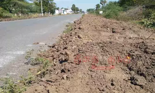 சாலையை சமப்படுத்தும் பணிக்கு கிராவல் மண் பயன்படுத்தப்படுமா?