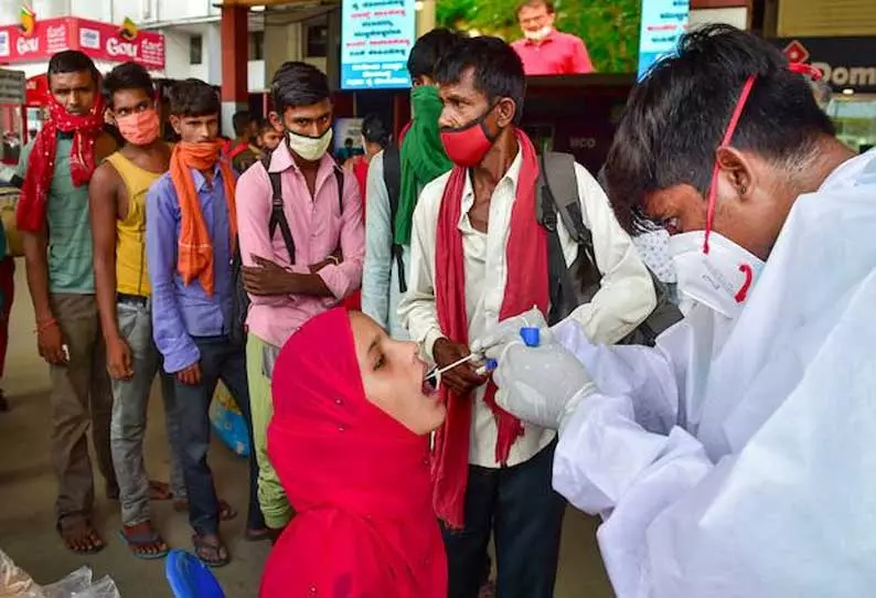 இந்தியாவில் கொரோனா பாதிப்பு அதிகரிப்பு: 97 நாள்களுக்குப் பிறகு 300 ஐ தாண்டியது