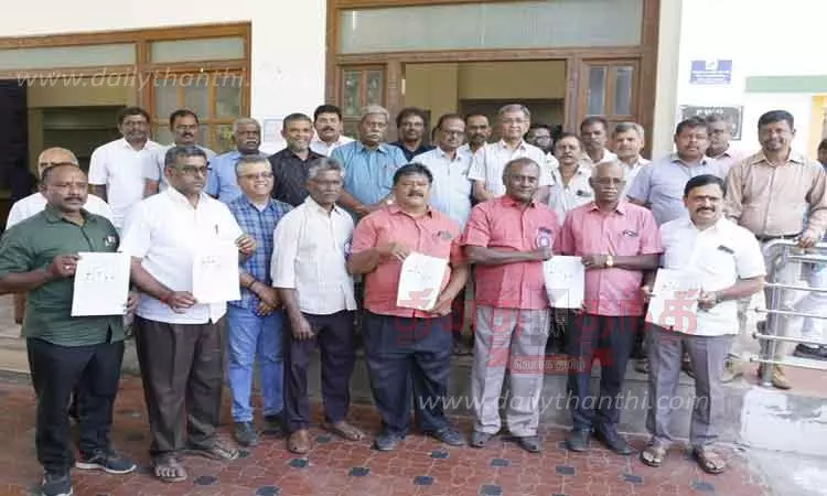 பீகார் மாநில தொழிலாளர்கள் வெளியேறுவதை தடுக்க வேண்டும் பீகார் மாநில தொழிலாளர்கள் வெளியேறுவதை தடுக்க வேண்டும்