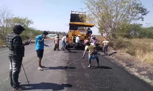 ரூ.3 கோடியில் சாலை புதுப்பிக்கும் பணி