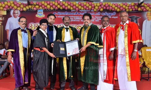 வெள்ளைச்சாமி நாடார் கல்லூரியில் 33-வது பட்டமளிப்பு விழா வெள்ளைச்சாமி நாடார் கல்லூரியில் 33-வது பட்டமளிப்பு விழா