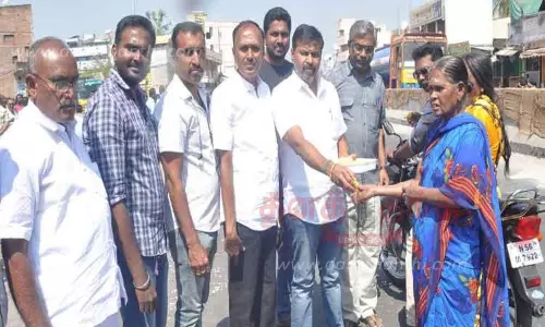 1,000 யூனிட் மின்சாரம் இலவசம்:ஈரோட்டில் விசைத்தறியாளர்கள் பட்டாசு வெடித்து கொண்டாட்டம்