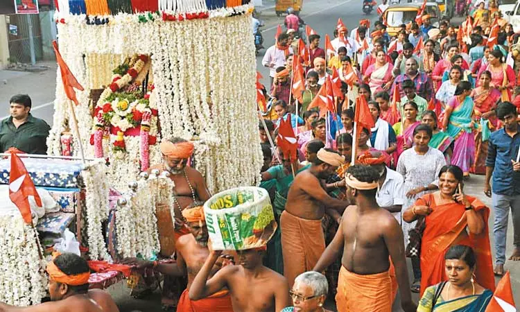 மணலி புதுநகர் தர்மபதி சார்பில் அய்யா வைகுண்டர் அவதார திருநாள் ஊர்வலம்
