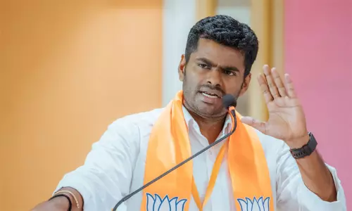 வடமாநில தொழிலாளர்கள் விவகாரம்: தமிழக பாஜக தலைவர் அண்ணாமலை மீது வழக்குப்பதிவு வடமாநில தொழிலாளர்கள் விவகாரம்: தமிழக பாஜக தலைவர் அண்ணாமலை மீது வழக்குப்பதிவு