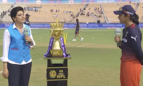 பெண்கள் பிரிமீயர் லீக்: பெங்களூரு அணி டாஸ் வென்று பந்து வீச்சு தேர்வு..! பெண்கள் பிரிமீயர் லீக்: பெங்களூரு அணி டாஸ் வென்று பந்து வீச்சு தேர்வு..!