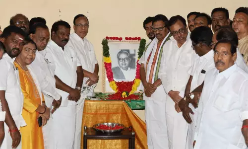 வடமாநில தொழிலாளர்கள் விவகாரம்: பா.ஜ.க.,சீமான் மீது நடவடிக்கை எடுக்க வேண்டும் - கே.எஸ்.அழகிரி பரபரப்பு பேட்டி வடமாநில தொழிலாளர்கள் விவகாரம்: பா.ஜ.க.,சீமான் மீது நடவடிக்கை எடுக்க வேண்டும் - கே.எஸ்.அழகிரி பரபரப்பு பேட்டி