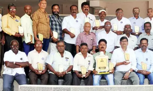 முன்னாள் மாணவர்கள் சந்திப்பு நிகழ்ச்சி முன்னாள் மாணவர்கள் சந்திப்பு நிகழ்ச்சி