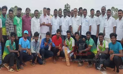 ரோஸ்மியாபுரத்தில் கிரிக்கெட் போட்டி ரோஸ்மியாபுரத்தில் கிரிக்கெட் போட்டி