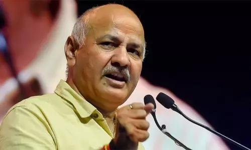 சிசோடியாவை சி.பி.ஐ. சித்ரவதை செய்கிறதா? - ஆம் ஆத்மி புகாரால் பரபரப்பு