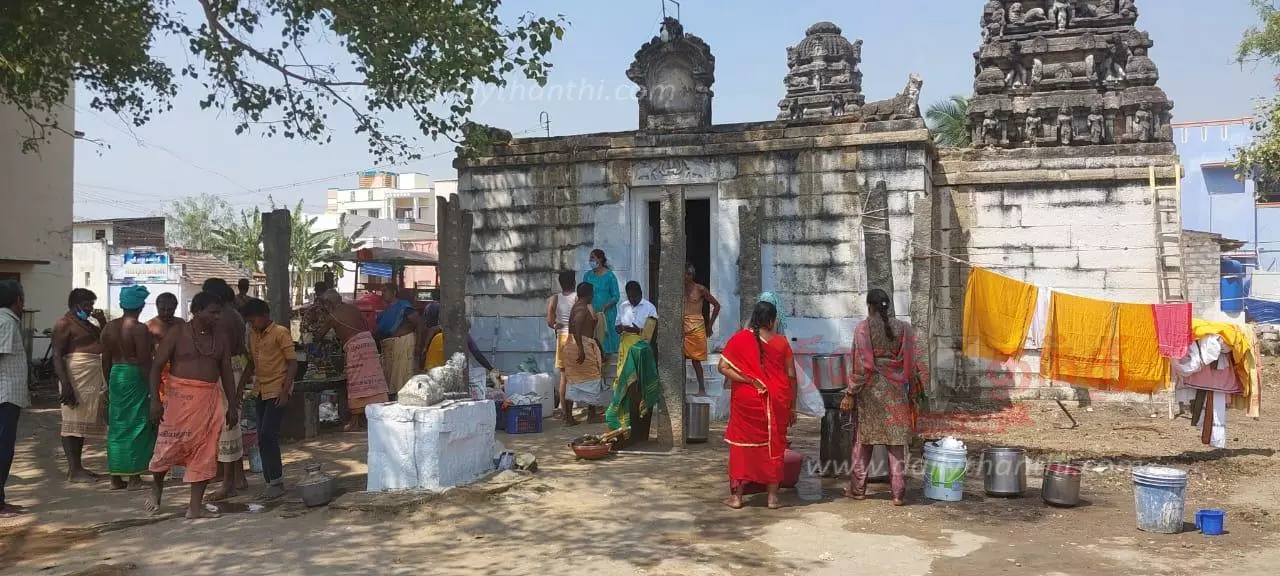 பாச்சல் கிராமத்தில் 50 ஆண்டுகளாக பூட்டி கிடந்தஜெயன்கொண்டான் நாதர் கோவிலில் சிறப்பு வழிபாடு பாச்சல் கிராமத்தில் 50 ஆண்டுகளாக பூட்டி கிடந்தஜெயன்கொண்டான் நாதர் கோவிலில் சிறப்பு வழிபாடு