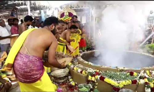 அகரம் முத்தாலம்மன் கோவிலில் நவசண்டி மகா யாகம்