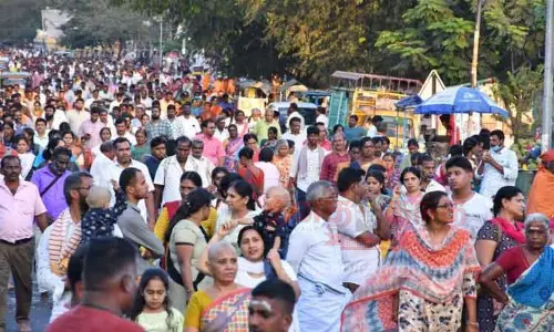 பவுர்ணமியை முன்னிட்டு பக்தர்கள் விடிய, விடிய கிரிவலம்