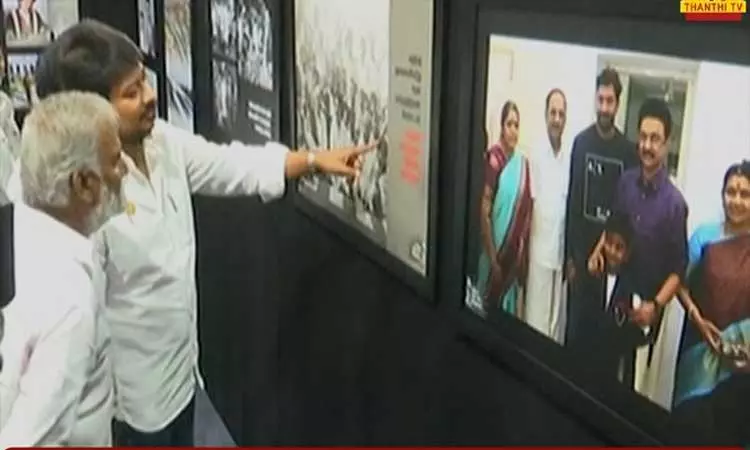 சென்னை : முதல்-அமைச்சர் புகைப்பட கண்காட்சியை பார்வையிட்டார் அமைச்சர் உதயநிதி ஸ்டாலின்..! சென்னை : முதல்-அமைச்சர் புகைப்பட கண்காட்சியை பார்வையிட்டார் அமைச்சர் உதயநிதி ஸ்டாலின்..!