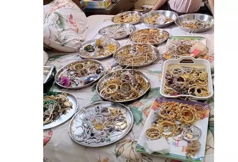 அமலாக்கத்துறை சோதனையில் ரூ.5½ கோடி நகை, ரூ.1¼ கோடி ரொக்கம் சிக்கியது அமலாக்கத்துறை சோதனையில் ரூ.5½ கோடி நகை, ரூ.1¼ கோடி ரொக்கம் சிக்கியது