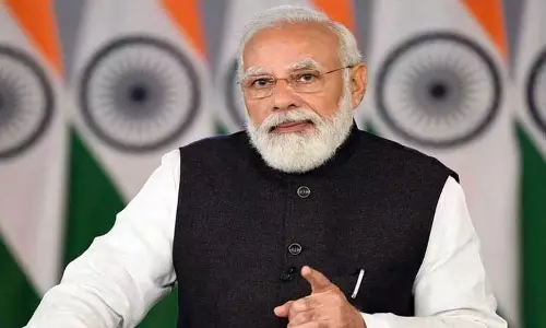 வெயில் பாதிப்புகள் குறித்து பள்ளி குழந்தைகளுக்கு விளக்கம் அளிக்கப்பட வேண்டும்: பிரதமர் மோடி