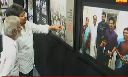 சென்னை : முதல்-அமைச்சர் புகைப்பட கண்காட்சியை பார்வையிட்டார் அமைச்சர் உதயநிதி ஸ்டாலின்..! சென்னை : முதல்-அமைச்சர் புகைப்பட கண்காட்சியை பார்வையிட்டார் அமைச்சர் உதயநிதி ஸ்டாலின்..!