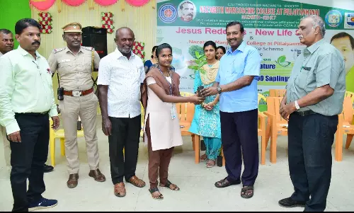 நாசரேத்தில்2 ஆயிரம் மரக்கன்றுகள் வழங்கும் விழா நாசரேத்தில்2 ஆயிரம் மரக்கன்றுகள் வழங்கும் விழா