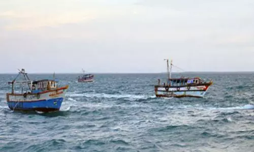 பாகிஸ்தான் சிறையில் 560 குஜராத் மீனவர்கள்