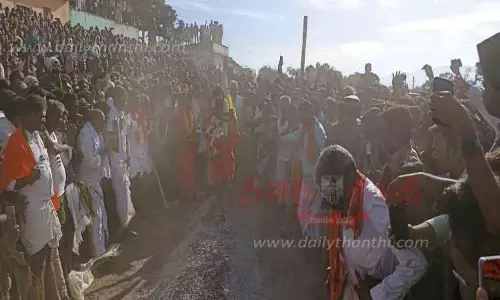 தமிழக- கர்நாடக எல்லையில் உள்ளமல்லிகார்ஜூன சாமி கோவில் குண்டம் விழா தமிழக- கர்நாடக எல்லையில் உள்ளமல்லிகார்ஜூன சாமி கோவில் குண்டம் விழா