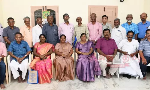 முன்னாள் மாணவர்கள் சந்திப்பு