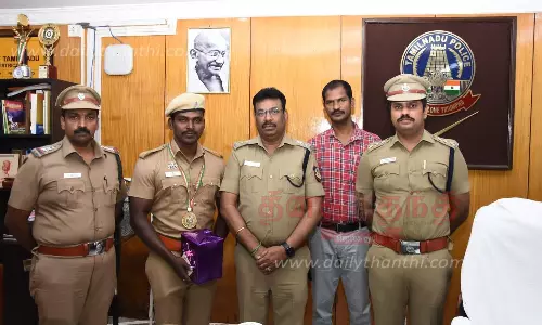 தேசிய ஆணழகன் போட்டியில் தங்கப்பதக்கம்: சிவகங்கை போலீஸ்காரருக்கு, சூப்பிரண்டு பாராட்டு தேசிய ஆணழகன் போட்டியில் தங்கப்பதக்கம்: சிவகங்கை போலீஸ்காரருக்கு, சூப்பிரண்டு பாராட்டு
