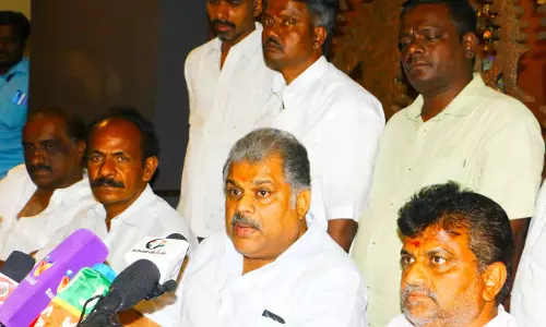 அ.தி.மு.க.வும், பா.ஜ.க.வும் இணைந்து செயல்பட வேண்டும்