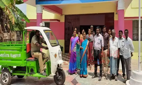 தூய்மை பணியாளர்களுக்கு மின்சார வாகனம்