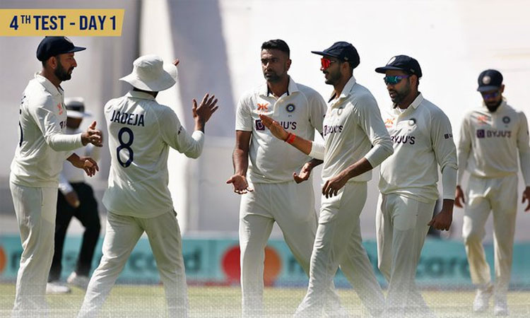 மதிய உணவு இடைவேளை: ஆஸ்திரேலியா அணியை திணறடித்த அஸ்வின், ஷமி...!