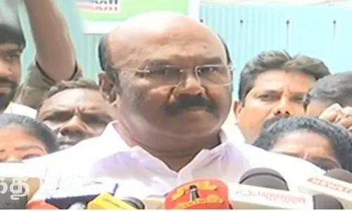 தமிழ்நாட்டில் அதிமுக - பாஜக கூட்டணி தொடர்கிறது, எந்த மோதல் போக்கும் இல்லை - ஜெயக்குமார் பேட்டி தமிழ்நாட்டில் அதிமுக - பாஜக கூட்டணி தொடர்கிறது, எந்த மோதல் போக்கும் இல்லை - ஜெயக்குமார் பேட்டி
