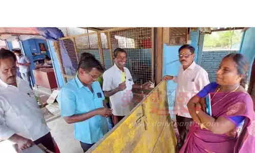 ரூ.27 கோடியே 40 லட்சம் வரி நிலுவை: புதுக்கோட்டையில் 15 கடைகளுக்கு சீல்