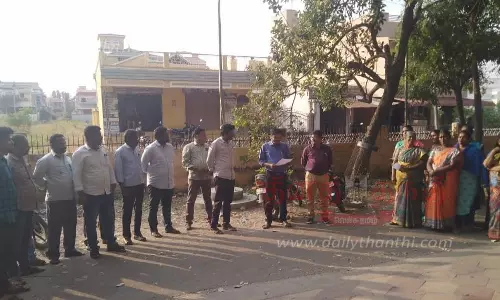 பாப்பிரெட்டிப்பட்டியில்வருவாய் துறை அலுவலர்கள் சங்கத்தினர் ஆர்ப்பாட்டம் பாப்பிரெட்டிப்பட்டியில்வருவாய் துறை அலுவலர்கள் சங்கத்தினர் ஆர்ப்பாட்டம்