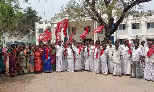 விவசாய தொழிலாளர் சங்கத்தினர் ஆர்ப்பாட்டம்