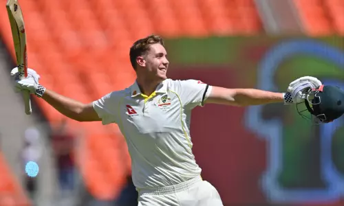 சதம் அடிக்க கவாஜாவின் அனுபவம் உதவியது: ஆஸி. ஆல்-ரவுண்டர் கேமரூன் கிரீன் பேட்டி