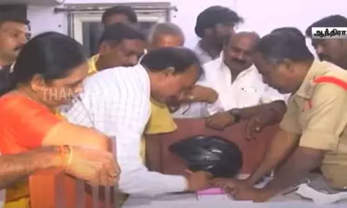 ஆந்திராவில் சட்டமன்ற மேலவை தேர்தல்; திருப்பதியில் 7 ஆயிரம் போலி வாக்காளர்கள் - எதிர்கட்சிகள் போலீசில் புகார்