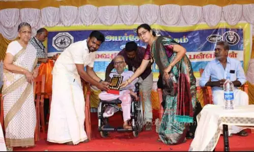 பள்ளியில் முப்பெரும் விழா