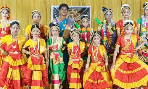 பரதநாட்டிய அரங்கேற்றம் பரதநாட்டிய அரங்கேற்றம்