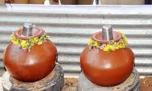 கம்பத்தில் சுட்டெரிக்கும் வெயிலை சமாளிக்க தண்ணீர் பந்தல் அமைக்க வேண்டும்; சமூக ஆர்வலர்கள் வலியுறுத்தல்